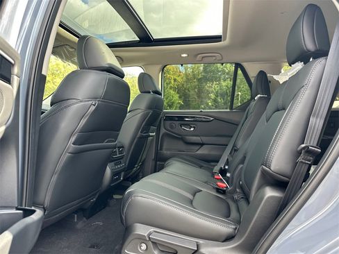 New 2025 Honda Pilot Touring image 16
