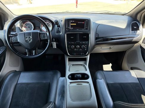 Used 2020 Dodge Grand Caravan SXT FWD image 7