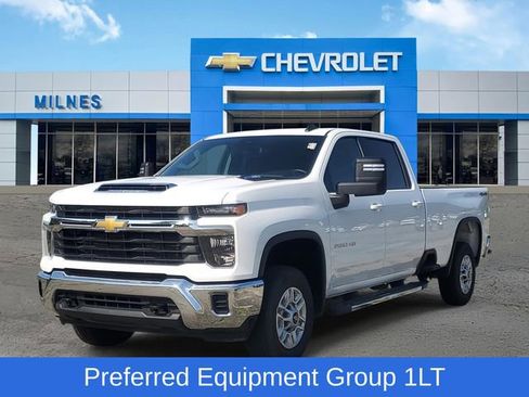 Used 2024 Chevrolet Silverado 2500 LT image 2