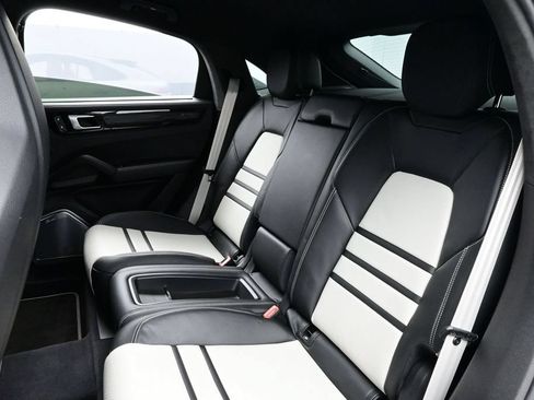 Certified 2023 Porsche Cayenne Turbo GT AWD/4WD image 14