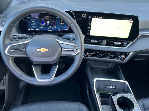 Used 2025 Chevrolet Equinox LT w/ Convenience Package II image 15