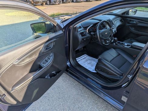 Used 2018 Chevrolet Impala LT FWD image 22