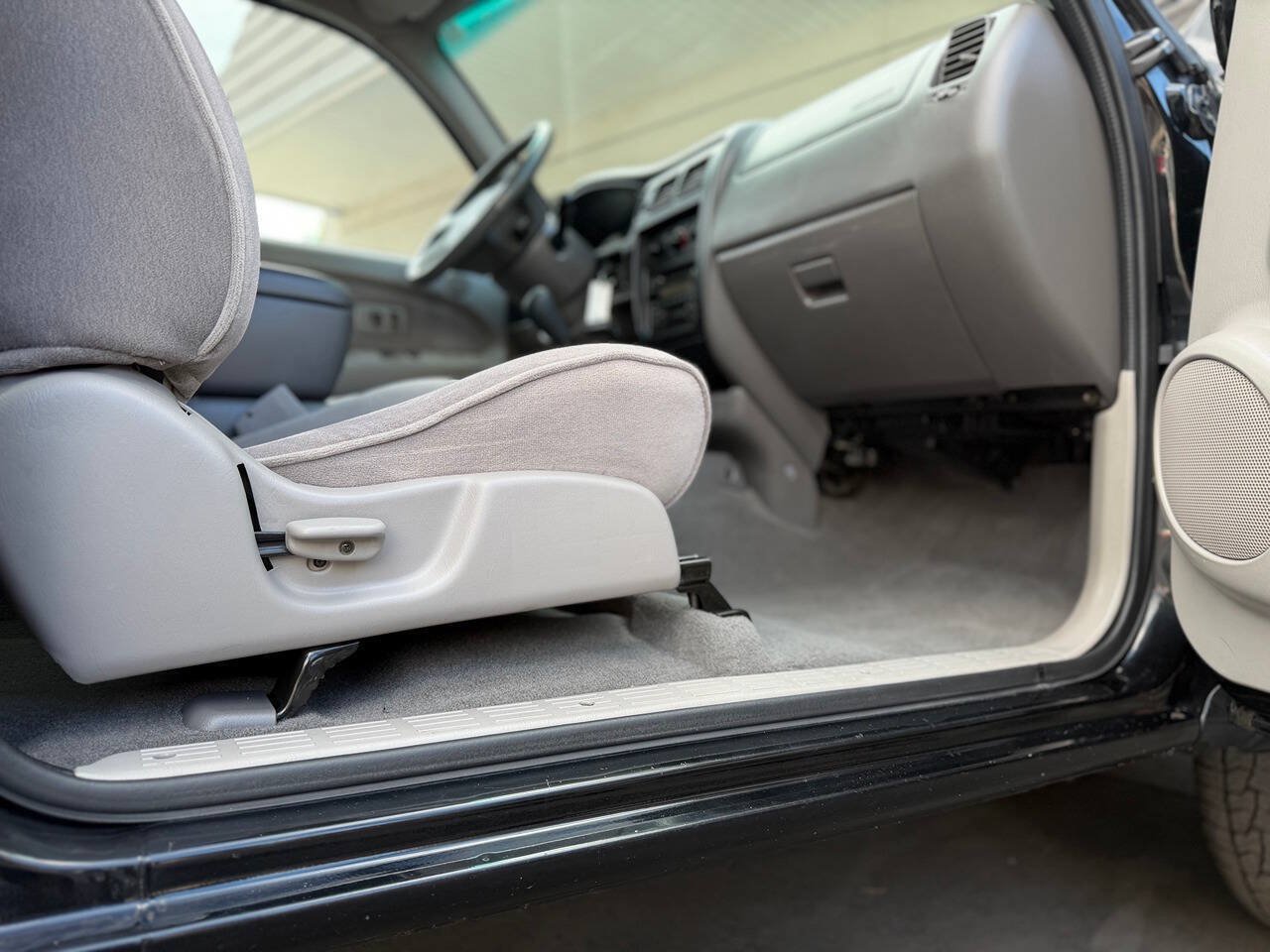 Used 2001 Toyota Tacoma S-Runner RWD image 95