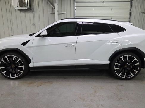 Used 2020 Lamborghini Urus AWD/4WD image 3