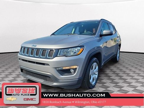 Used 2018 Jeep Compass Latitude w/ Cold Weather Group FWD image 2
