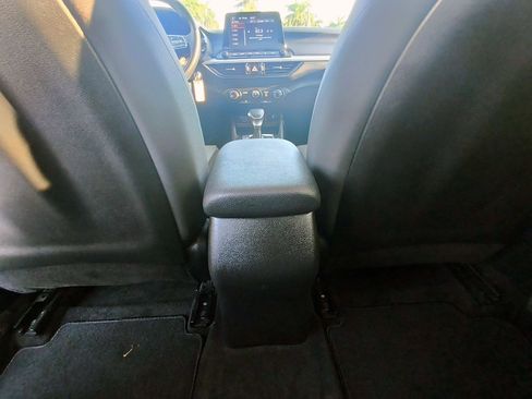 Used 2022 Kia Forte LXS FWD image 11