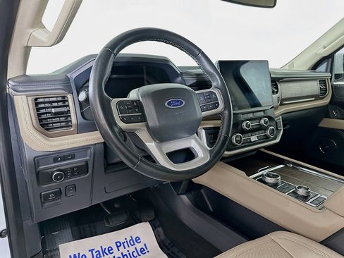 Used 2023 Ford Expedition Limited image 8
