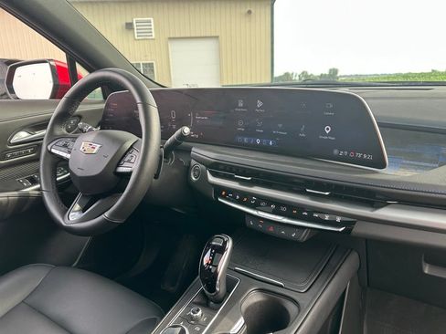 Used 2025 Cadillac XT4 Sport w/ LPO, Floor Liner Package AWD/4WD image 32