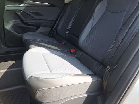 New 2026 Volkswagen Tiguan SE image 21