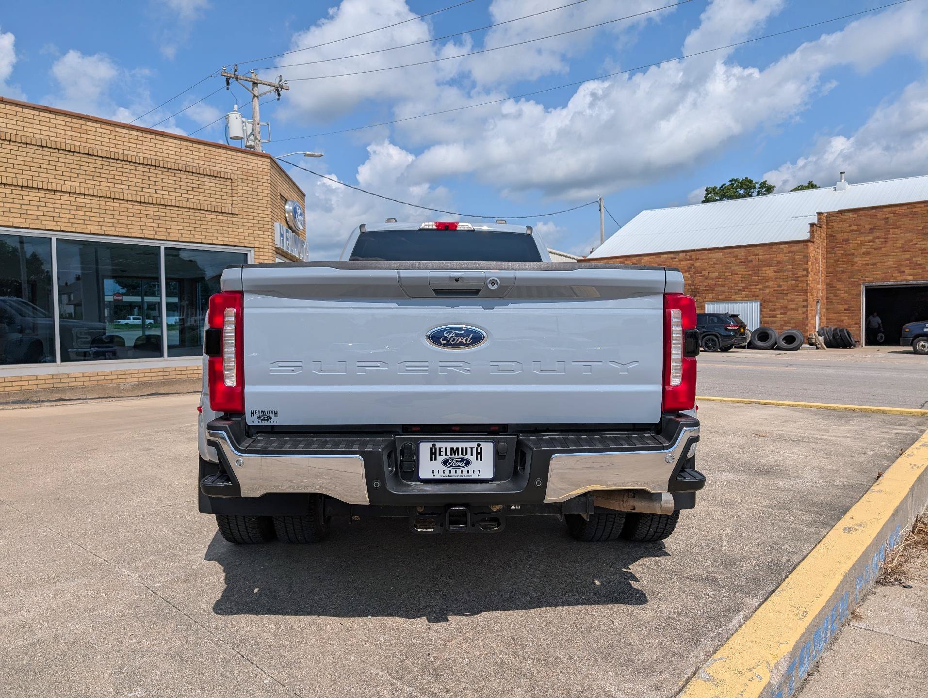 Used 2025 Ford F350 Lariat AWD/4WD image 7