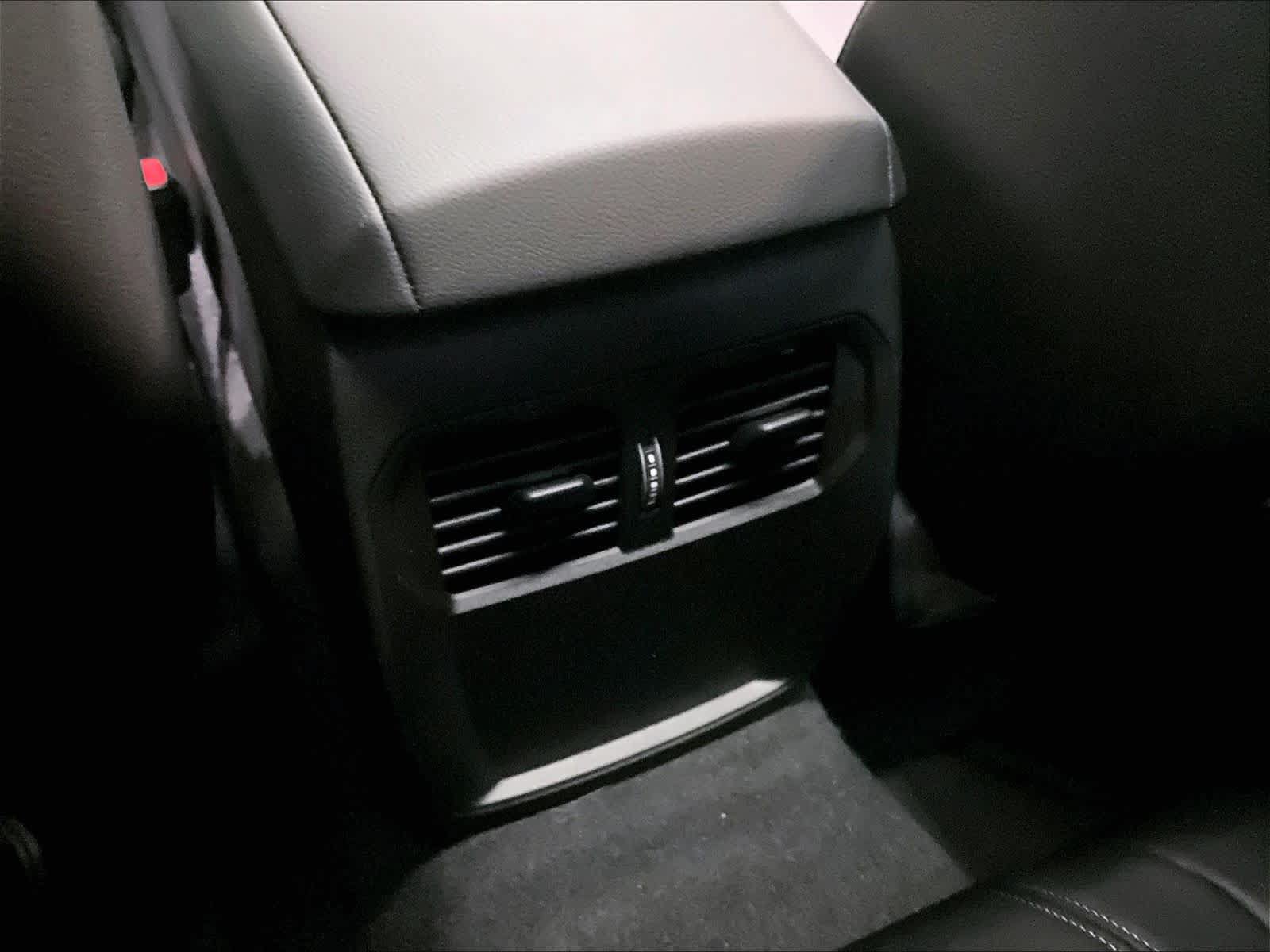 Used 2025 BMW 230i Coupe w/ Convenience Package RWD image 35