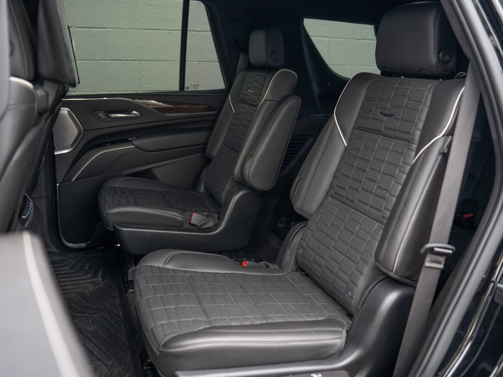 Used 2023 Cadillac Escalade Sport Platinum w/ Heavy-Duty Trailer Package AWD/4WD image 18