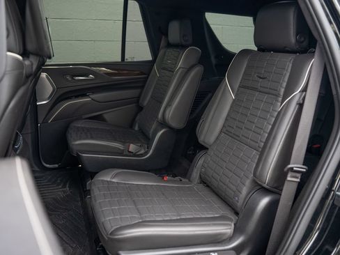 Used 2023 Cadillac Escalade Sport Platinum w/ Heavy-Duty Trailer Package AWD/4WD image 18