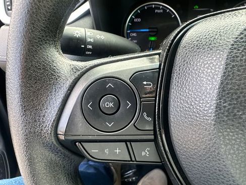 Used 2022 Toyota RAV4 LE image 32