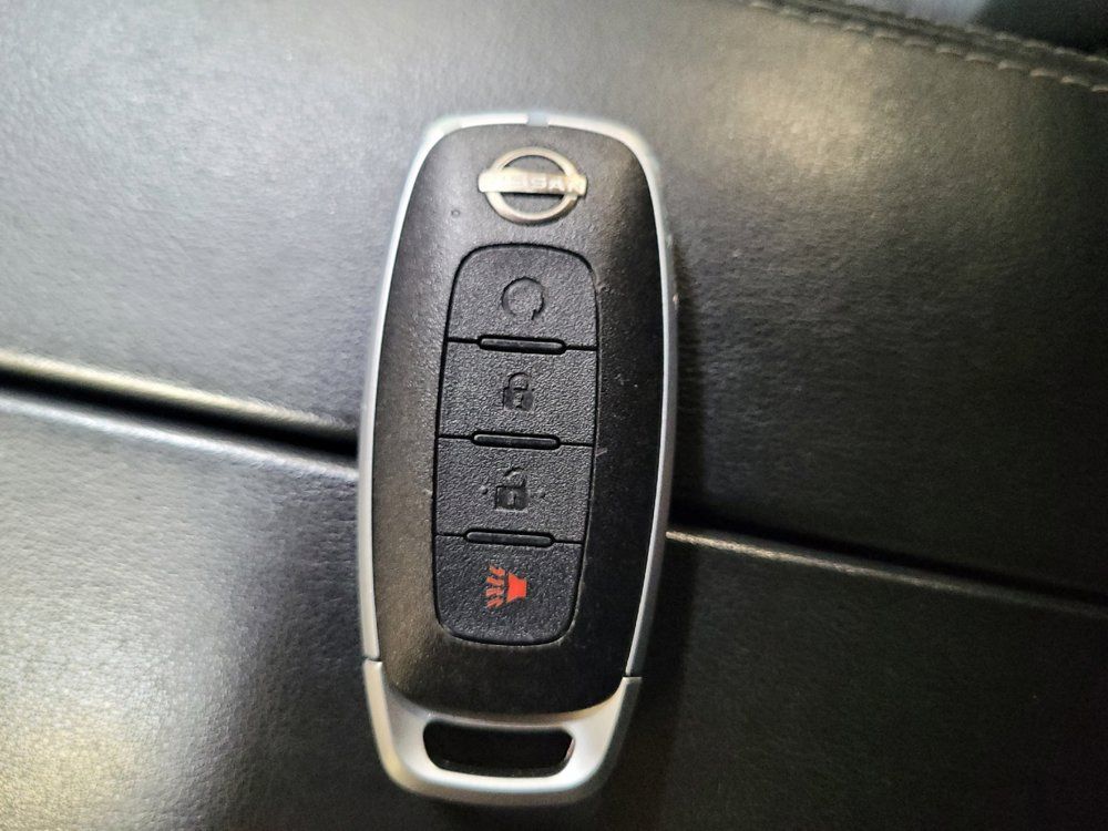 Used 2023 Nissan Rogue SV FWD image 32