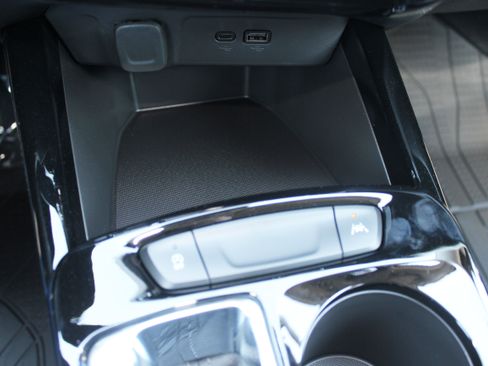 New 2025 Chevrolet Trax LT w/ Driver Confidence Package image 33