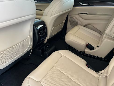 New 2025 Jeep Grand Cherokee L Limited w/ Luxury Tech Group II image 12