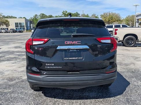 Used 2024 GMC Terrain SLE FWD image 6