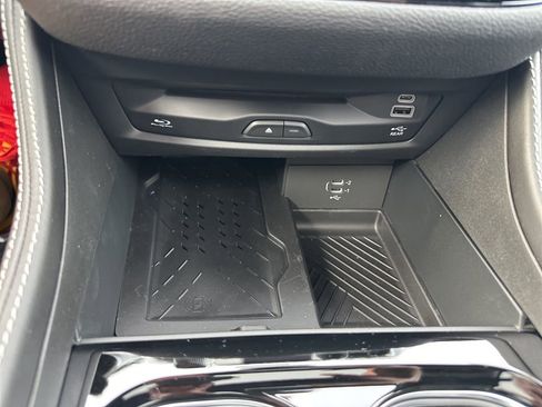 New 2026 Chrysler Pacifica Limited w/ Uconnect Theater Family Group image 76