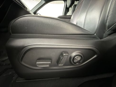 Used 2024 Jeep Grand Cherokee L Limited w/ Luxury Tech Group II AWD/4WD image 14