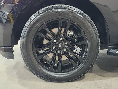 Used 2022 Ford Expedition XLT image 28