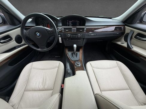 Used 2011 BMW 328i xDrive Sedan AWD/4WD image 3