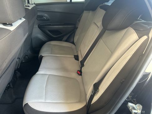 Used 2022 Chevrolet Trax LS w/ Tint and Cruise Package image 25