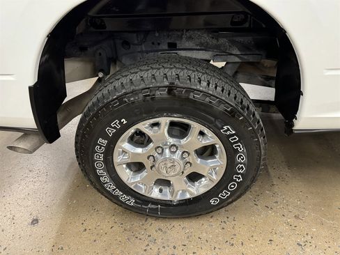 Used 2024 RAM 2500 Laramie AWD/4WD image 17