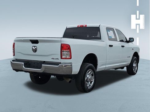 Used 2022 RAM 2500 Tradesman w/ Chrome Appearance Group AWD/4WD image 4