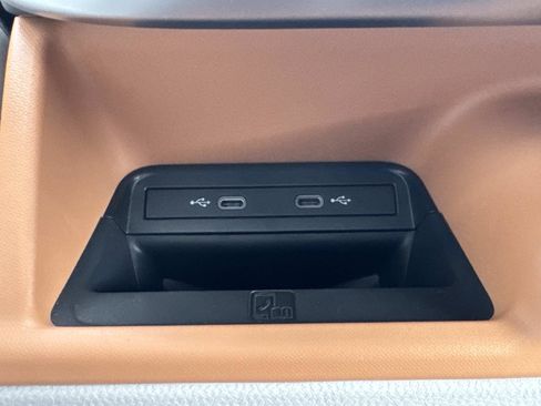 Certified 2025 Volkswagen ID. Buzz 1st Edition AWD/4WD image 30