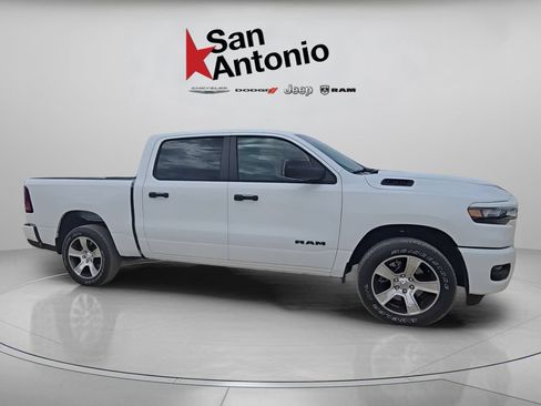 New 2026 RAM 1500 Express AWD/4WD image 18