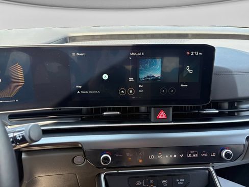 Used 2026 Kia Carnival FWD image 24