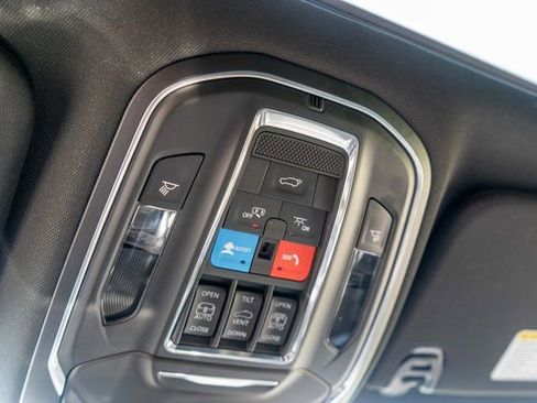 Used 2023 Jeep Wagoneer Series III w/ Premium Group I AWD/4WD image 43
