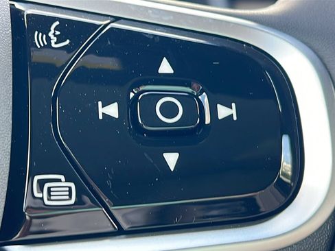New 2026 Volvo XC90 B6 Plus w/ Protection Package Premier AWD/4WD image 21