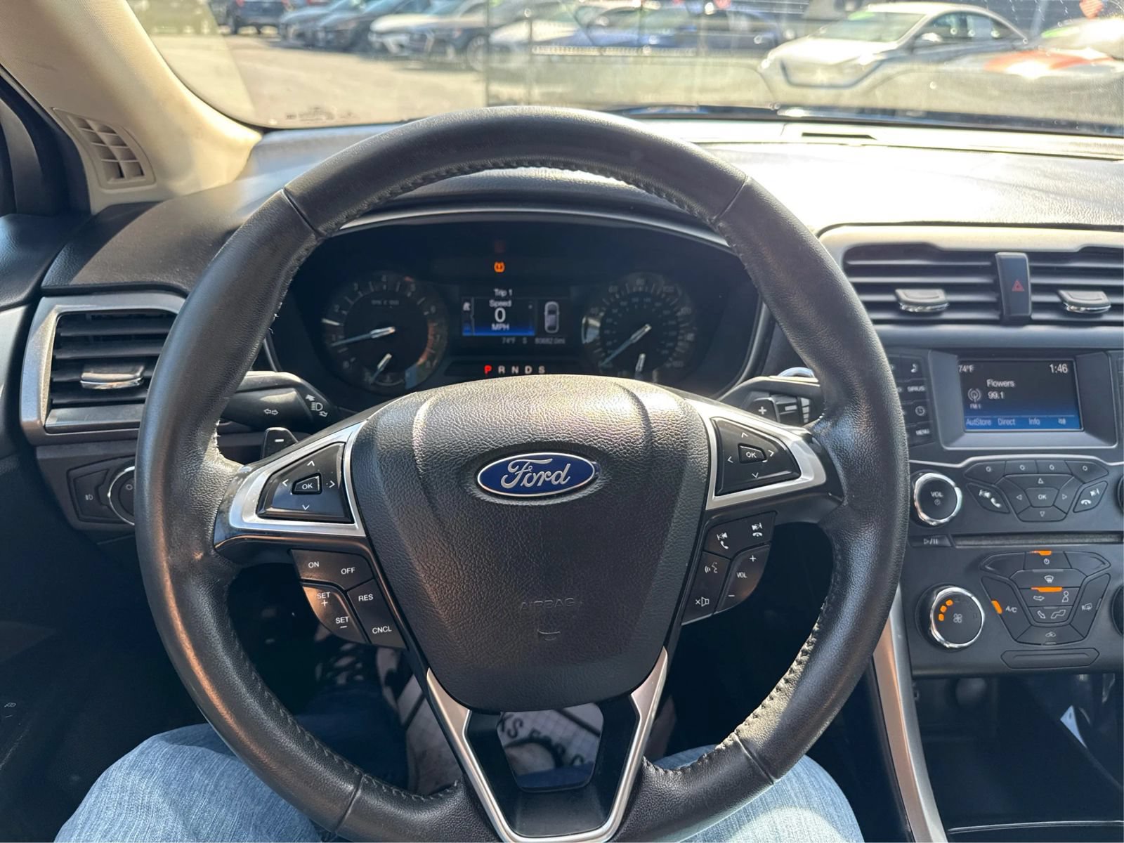 Used 2017 Ford Fusion SE w/ Equipment Group 201A FWD image 17