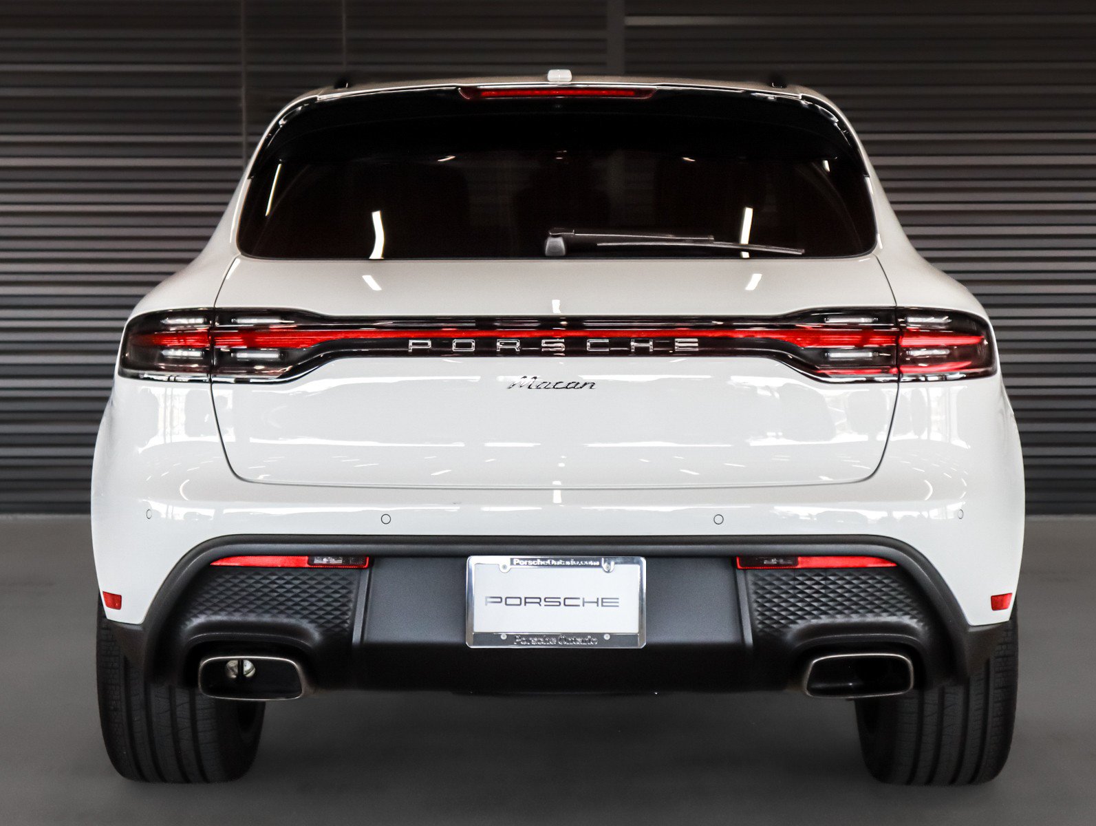 Used 2026 Porsche Macan AWD/4WD image 9