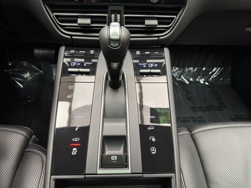 Used 2024 Porsche Macan S AWD/4WD image 20