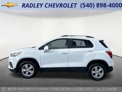 Used 2019 Chevrolet Trax LT w/ LT Convenience Package image 2