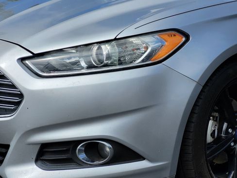 Used 2016 Ford Fusion SE FWD image 10