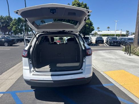 Used 2017 Chevrolet Traverse LT FWD image 22
