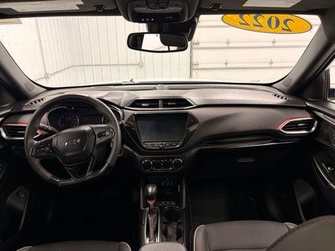 Used 2022 Chevrolet TrailBlazer RS w/ Sun and Liftgate Package AWD/4WD image 13