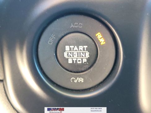 Used 2019 Jeep Wrangler Unlimited Sahara w/ Dual Top Group AWD/4WD image 26