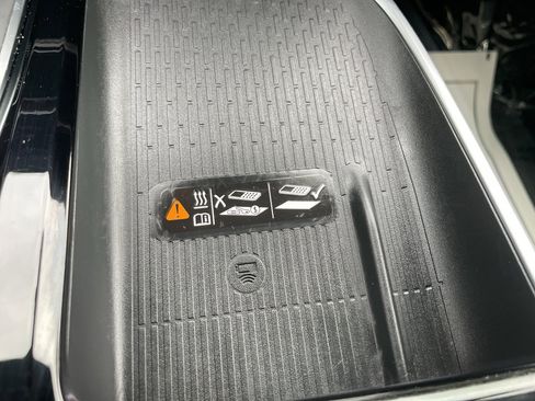 Certified 2025 Buick Enclave Preferred image 29