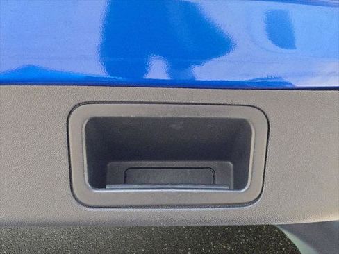 Used 2018 Chevrolet Volt LT w/ Comfort Package FWD image 17