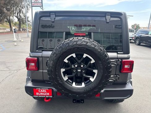 Used 2024 Jeep Wrangler Unlimited Rubicon w/ Convenience Group AWD/4WD image 6
