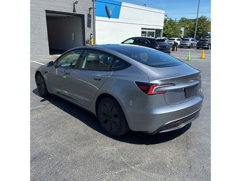 Used 2025 Tesla Model 3 Long Range AWD/4WD image 4