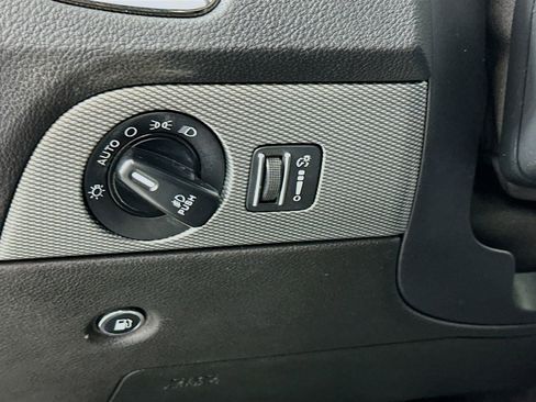 Used 2018 Dodge Durango R/T w/ Technology Group AWD/4WD image 14