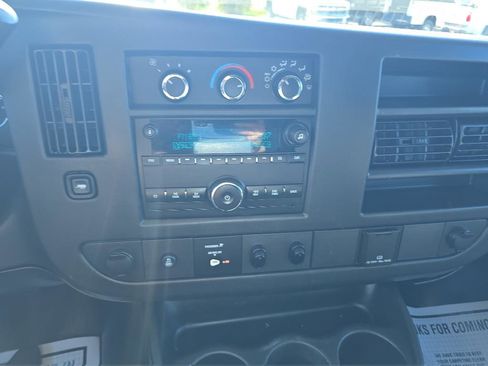 Used 2016 Chevrolet Express 2500 image 24