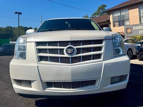 Used 2013 Cadillac Escalade Premium AWD/4WD image 6