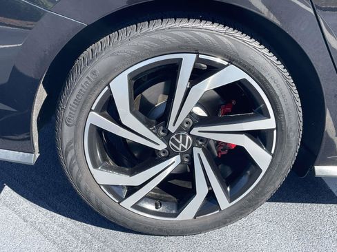Used 2024 Volkswagen Jetta GLI Autobahn FWD image 9